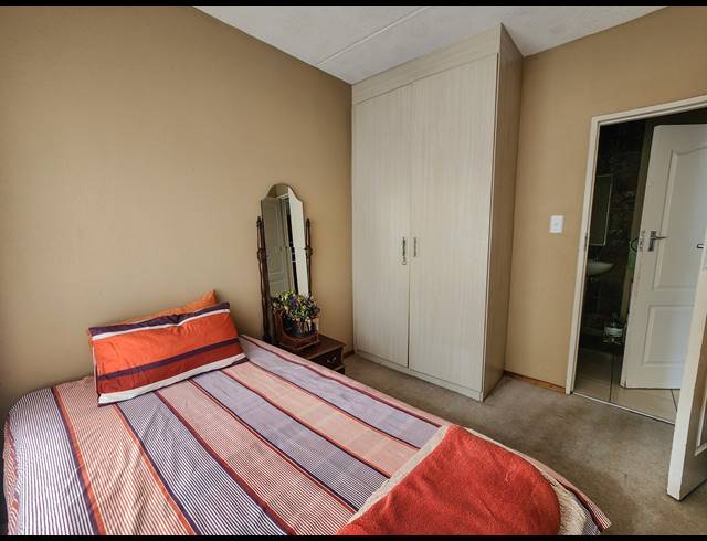 2 BEDROOM APARTMENT FOR SALE IN HONEYDEW GROVE